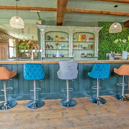 Entire Venue With Accommodation Sleeps Up To 19 - Waterfall Country Escape Wales Coelbren Esterno foto