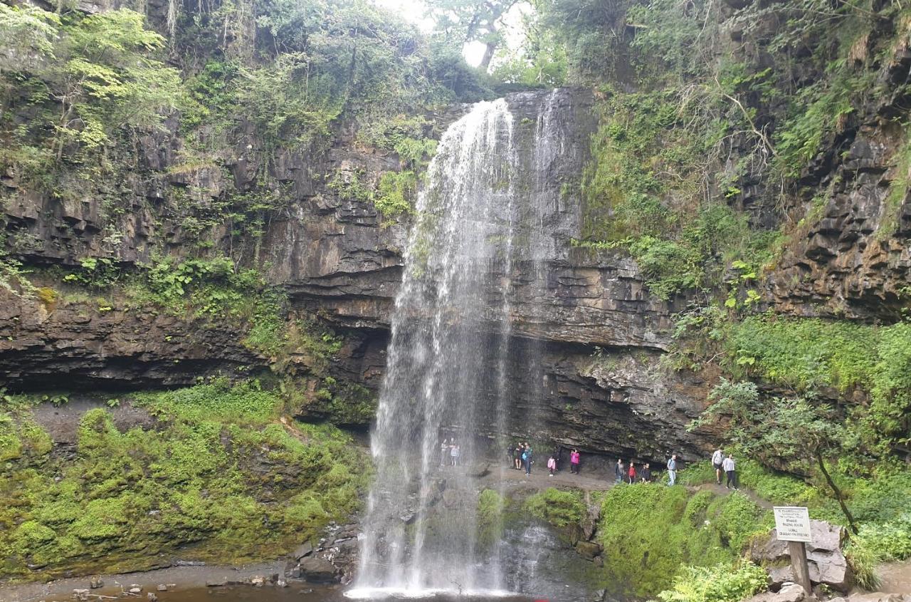 Entire Venue With Accommodation Sleeps Up To 19 - Waterfall Country Escape Wales Coelbren Esterno foto