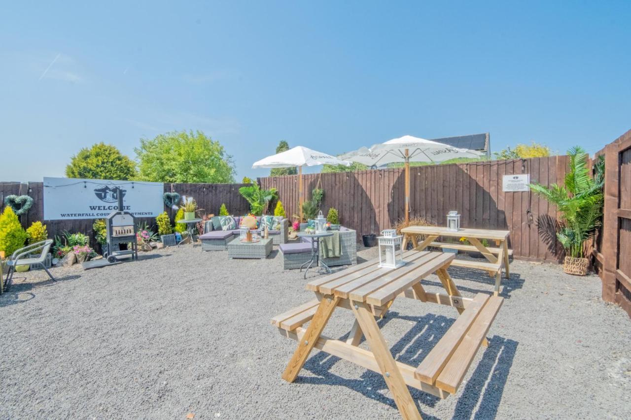 Entire Venue With Accommodation Sleeps Up To 19 - Waterfall Country Escape Wales Coelbren Esterno foto